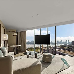 One-Bedroom King Suite